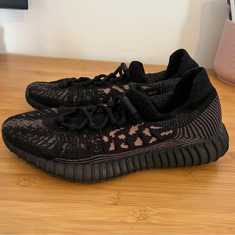 Yeezy boost 350 V2 size 8